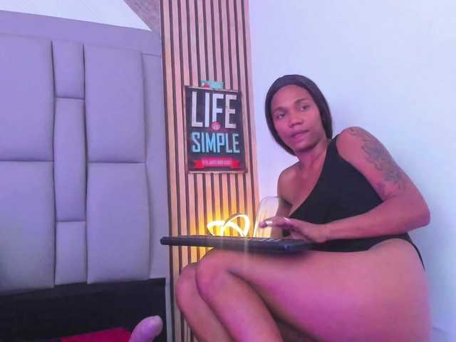 emelysweett live cam on BongaCams