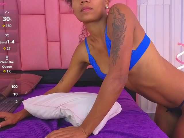 emelysweett live cam on BongaCams