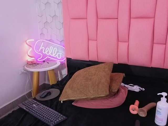emelysweett live cam on BongaCams