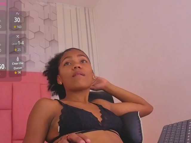 emelysweett live cam on BongaCams