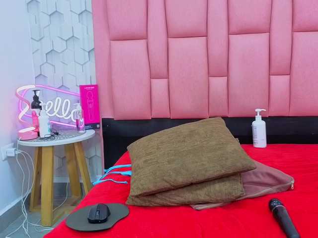 emelysweett live cam on BongaCams