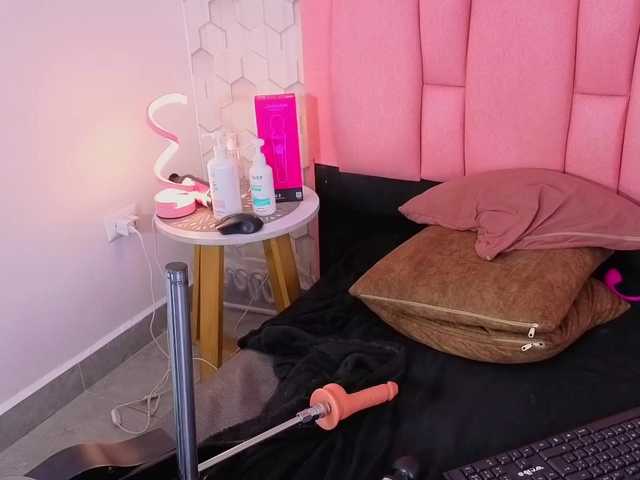 emelysweett live cam on BongaCams