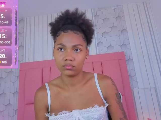 emelysweett live cam on BongaCams