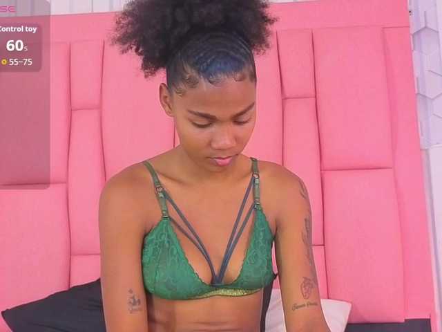 emelysweett live cam on BongaCams