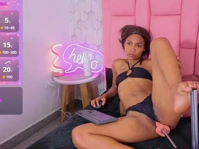 emelysweett live cam on BongaCams