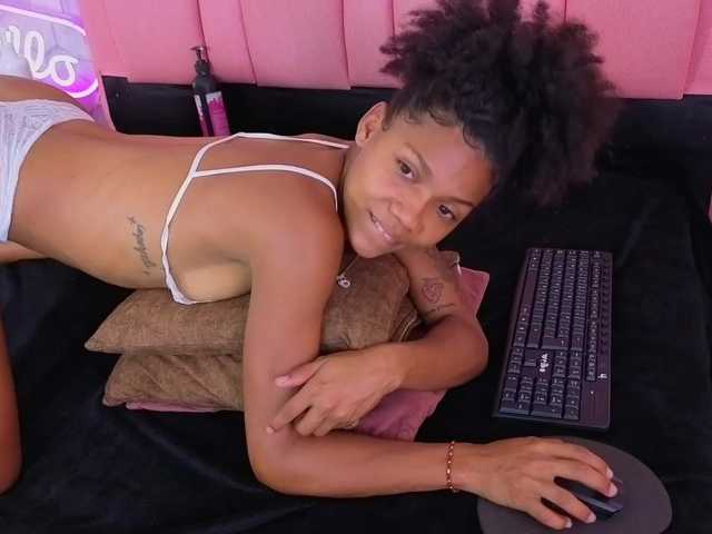 emelysweett live cam on BongaCams