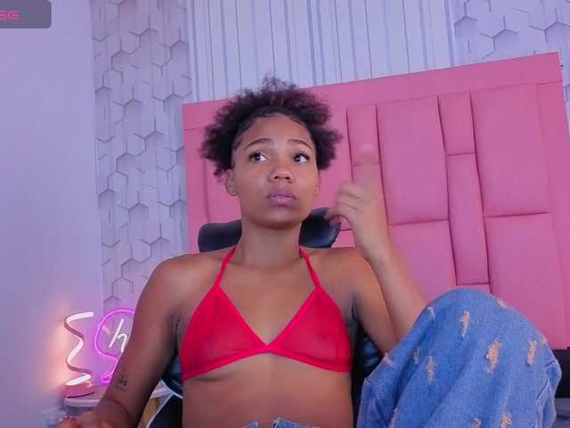 emelysweett live cam on BongaCams