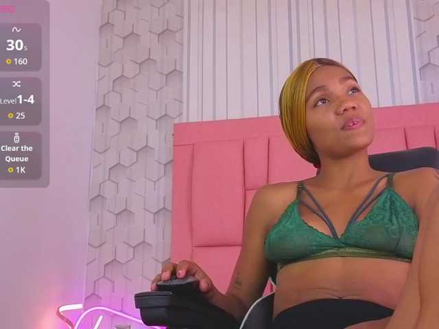 emelysweett live cam on BongaCams