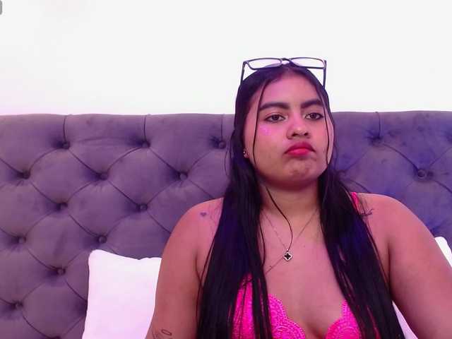 MADIISONCOX1 live cam on BongaCams