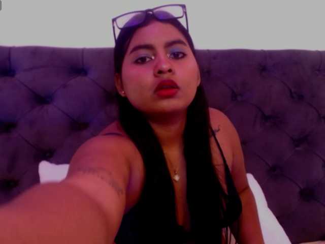 MADIISONCOX1 live cam on BongaCams