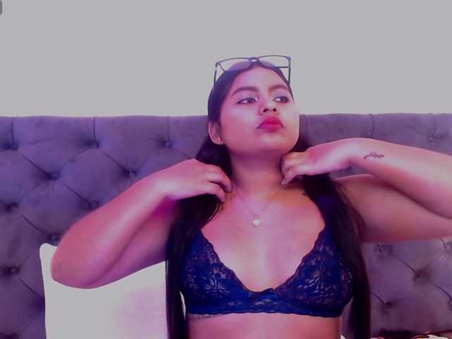 MADIISONCOX1 live cam on BongaCams