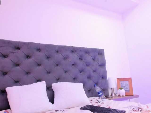 MADIISONCOX1 live cam on BongaCams