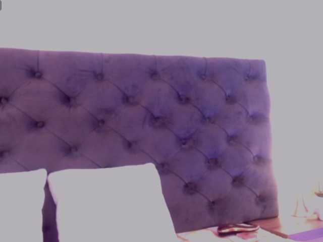 MADIISONCOX1 live cam on BongaCams