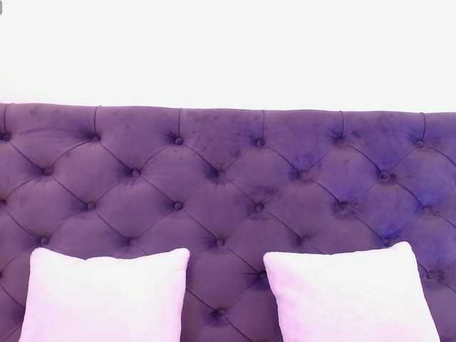 MADIISONCOX1 live cam on BongaCams