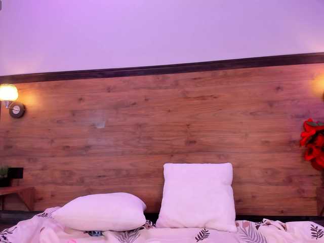 MADIISONCOX1 live cam on BongaCams