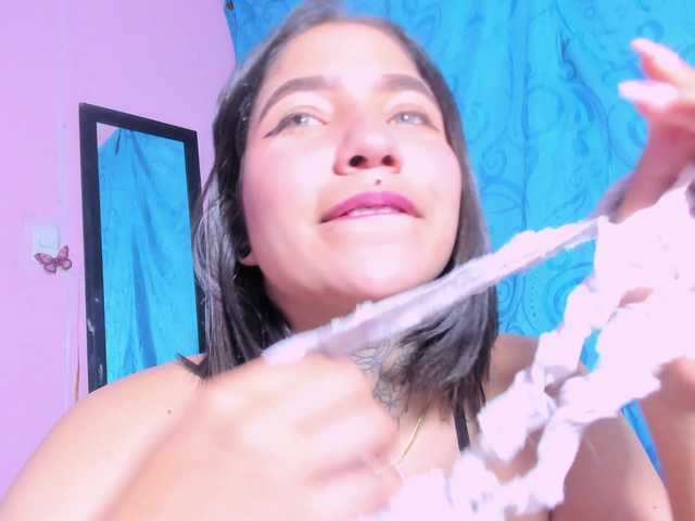 Taylorleei1 live cam on BongaCams