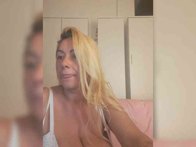 karolynesyera webcam