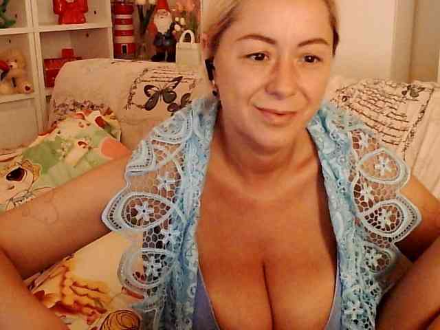 karolynesyera webcam