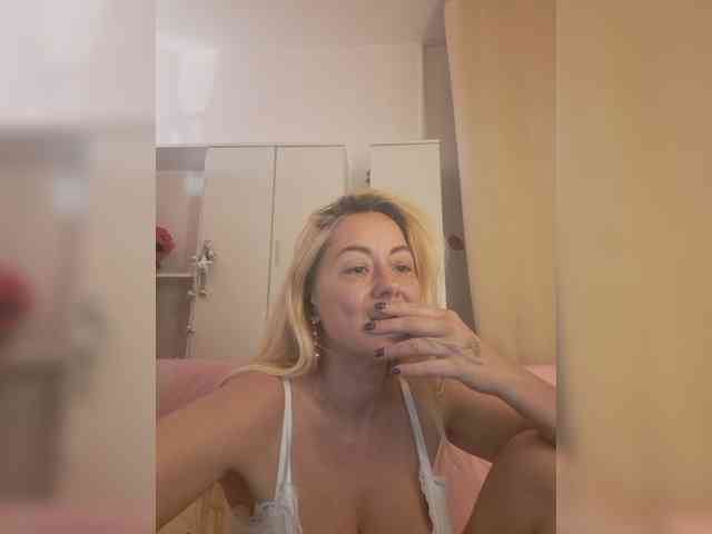 karolynesyera webcam