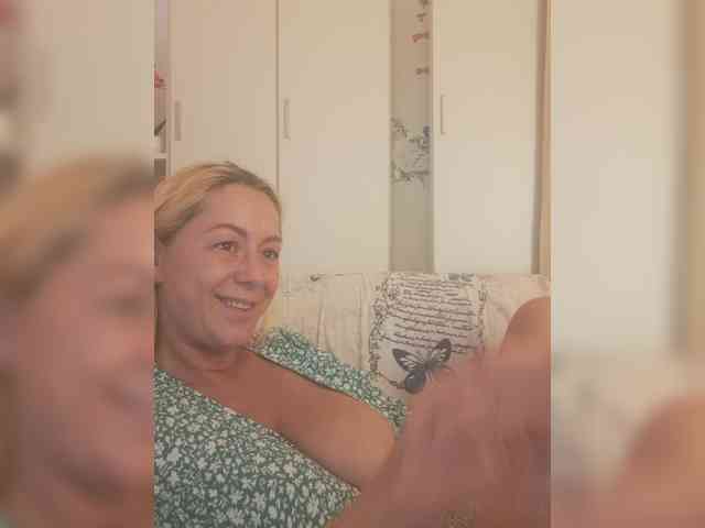 karolynesyera webcam