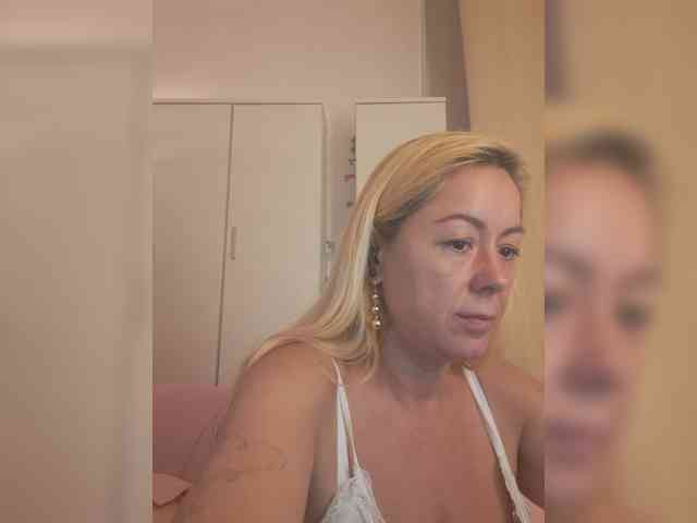 karolynesyera webcam