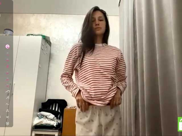 JacquelynClowes live cam on BongaCams