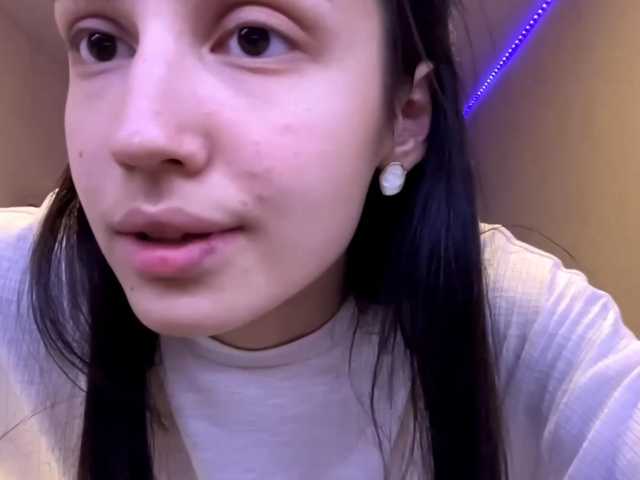 JacquelynClowes, en directo ahora en BongaCams