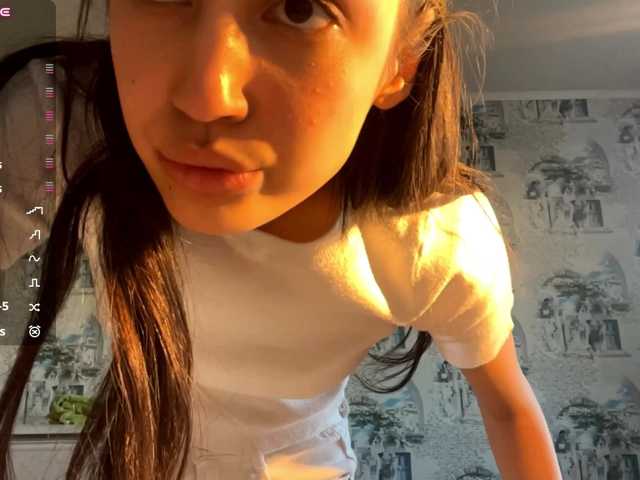 JacquelynClowes live cam on BongaCams