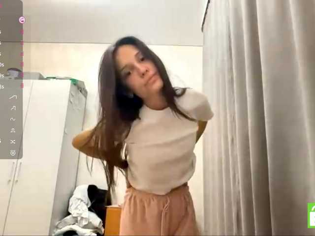 JacquelynClowes live cam on BongaCams