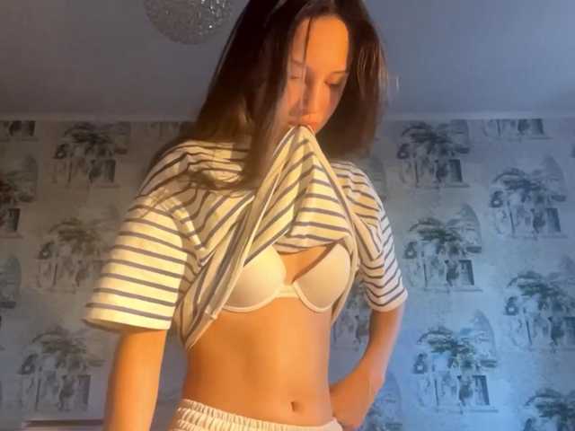 JacquelynClowes live cam on BongaCams