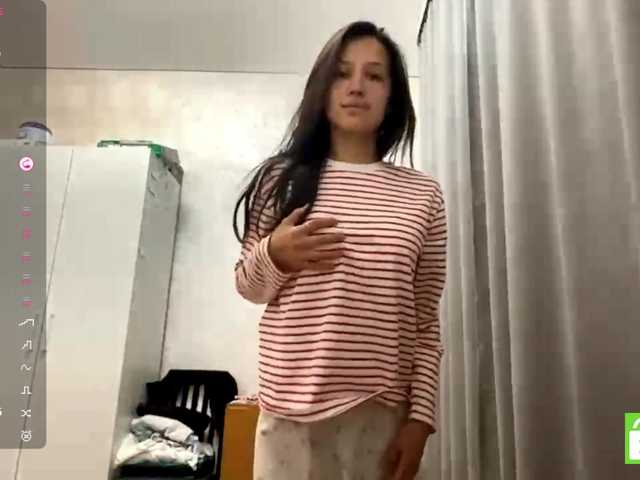 JacquelynClowes live cam on BongaCams