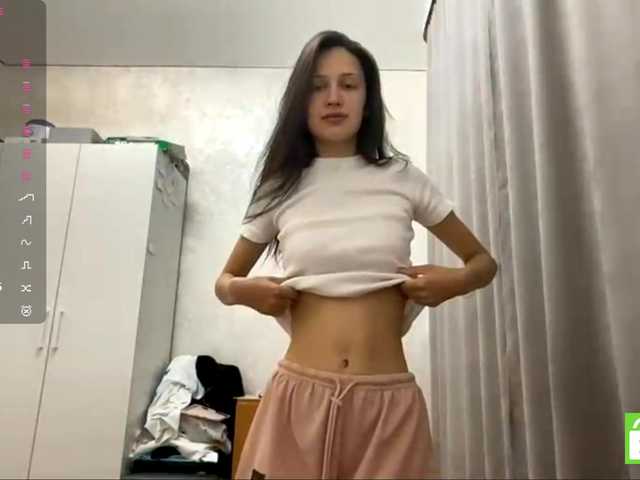 JacquelynClowes live cam on BongaCams
