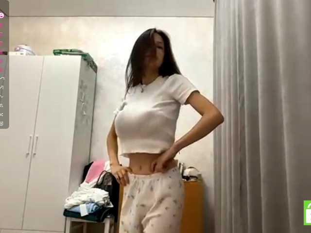JacquelynClowes live cam on BongaCams