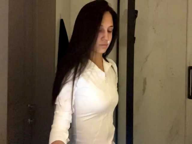 JacquelynClowes, live now on BongaCams