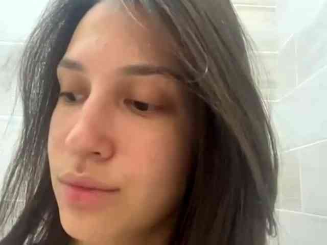 JacquelynClowes webcam