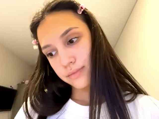 JacquelynClowes webcam