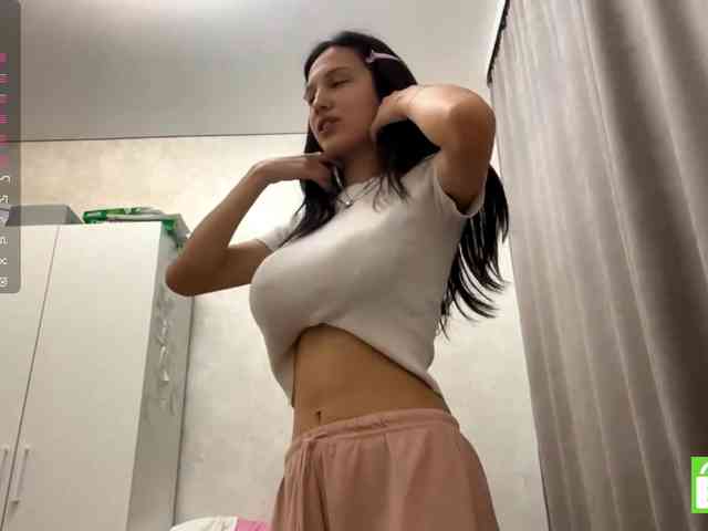 JacquelynClowes webcam