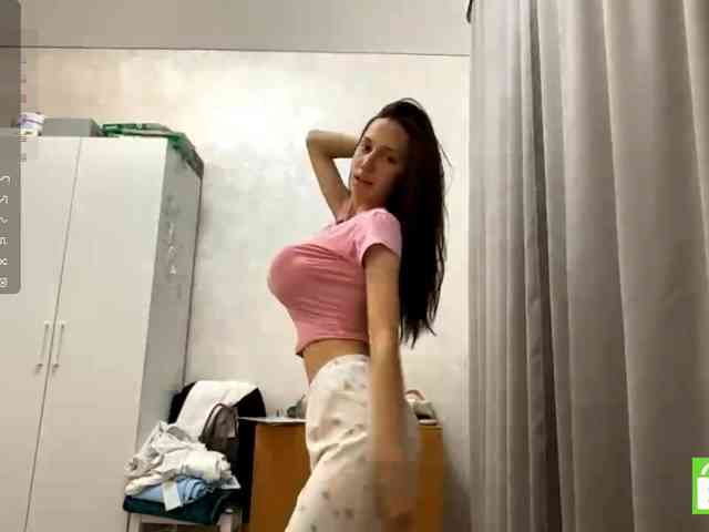 JacquelynClowes webcam