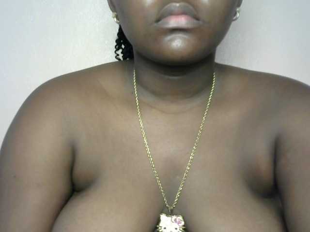 Fatassbitch7 live cam on BongaCams