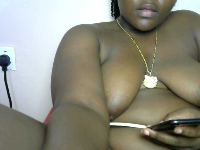 Fatassbitch7 live cam on BongaCams