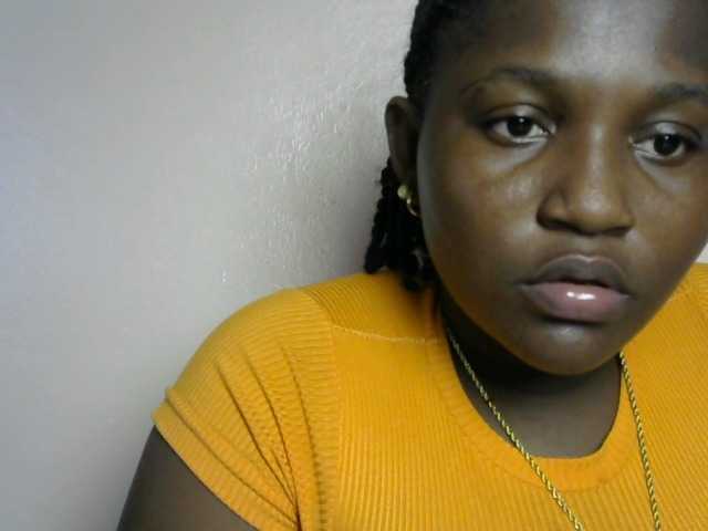Fatassbitch7 live cam on BongaCams