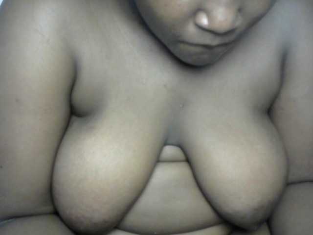 Fatassbitch7 live cam on BongaCams