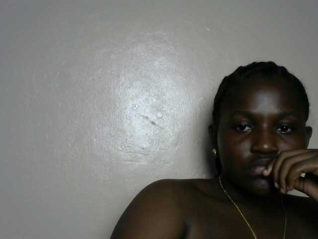 Fatassbitch7 live cam on BongaCams