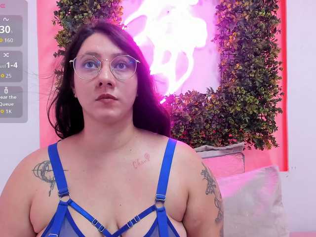 SophieCorrales live cam on BongaCams