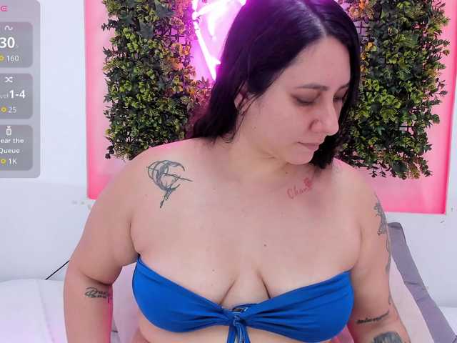SophieCorrales live cam on BongaCams