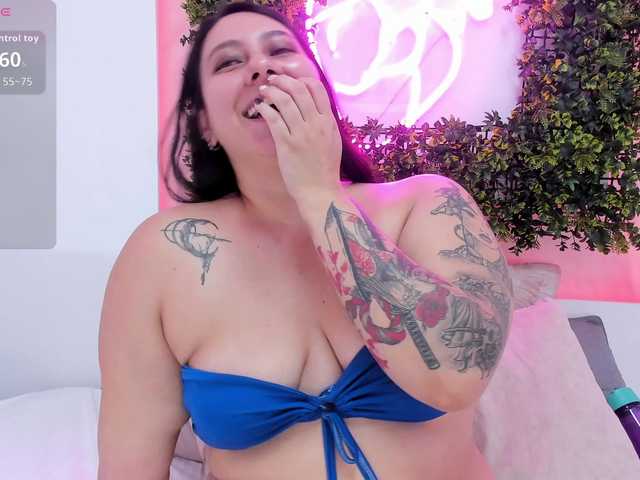 SophieCorrales live cam on BongaCams