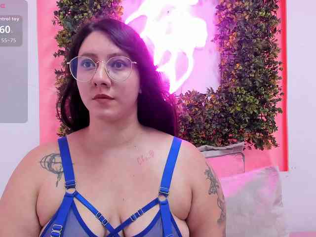 Model: SophieCorrales
