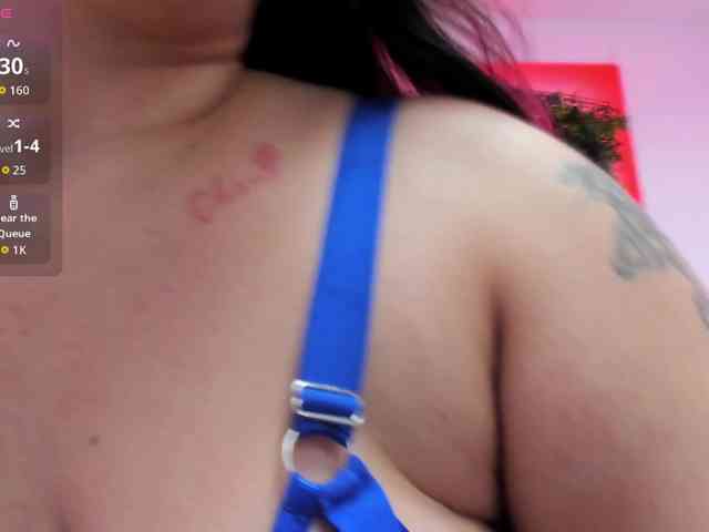 SophieCorrales webcam