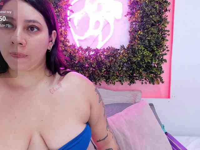 SophieCorrales webcam