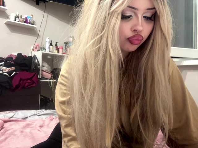 AngelenaBuote live webcam show